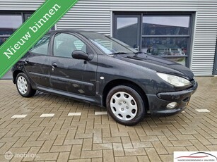 Peugeot 206 1.4-16V Gentry AIRCO EL PAKKET