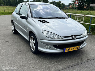 Peugeot 206 1.4-16V Quiksilver APK NIEUW