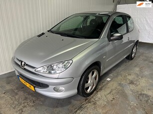 Peugeot 206 1.6-16V Quiksilver nieuwe apk