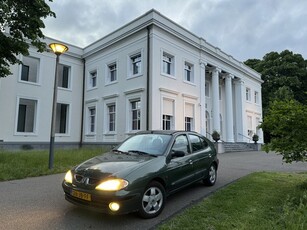 Renault Mégane 1.6-16V Expression (bj 2002)