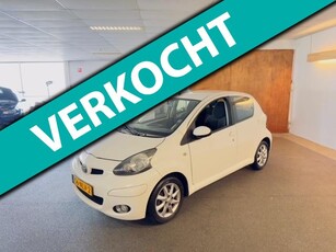 Toyota Aygo 1.0-12V Comfort Apk Nieuw,Airco,E-Ramen,Parrot