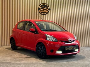 Toyota Aygo 1.0 VVT-i Aspiration 5-DEURS, AIRCO, NAVI