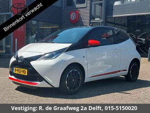 Toyota Aygo 1.0 VVT-i X-Fun Bi-Tone + Coral Red Pack