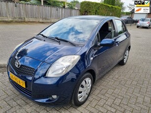 Toyota Yaris 1.3 VVTi Sol, 5 DEURS, ZEER MOOI. NW APK.