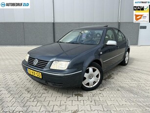 Volkswagen Bora 2.0/DAKJE/BLUETOOTH/CRUISE CONTROL/AIRCO