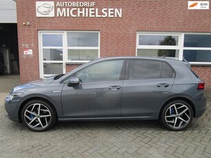 Volkswagen Golf 1.5 TSI. NARDO GREY .luxe style