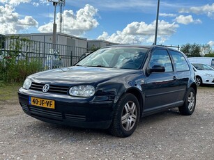 Volkswagen Golf 1.6-16V Highline