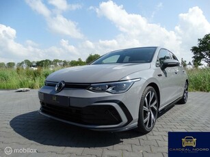 Volkswagen Golf 8 1.5 TSI R-Line PANODAK LED RIJKLAAR