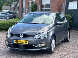 Volkswagen Polo 1.0 Comfortline (bj 2015)