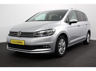 Volkswagen Touran 1.5 TSI 150pk Highline 7p | Navigatie | Apple Carplay/Android Auto | Climate Control | Electrische kofferbak | Adaptive Cruise Control | extra Getint Glas | Verwarmde voorstoelen