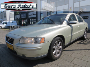 Volvo S60 2.4 Kinetic automaat youngtimer airco ,lmv, trekhaak etc