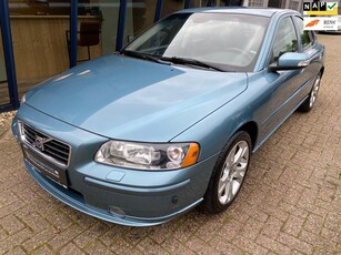 Volvo S60 2.4 Momentum LEER / CLIMA / PDC / YOUNGTIMER