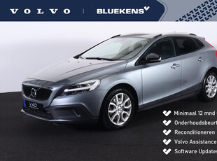 VOLVO V40 Cross Country T3 PolarPlus Luxury - Panoramadak - Parkeercamera achter - Verwarmde voorstoelen - Volvo On Call - Keyless entry - Navigatie - Cruise control - Extra getint glas - Voorruit verwarming - 17' LMV