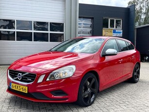 Volvo V60 1.6 T3 R-Design