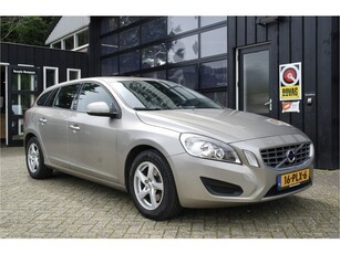 Volvo V60 1.6 T4 Kinetic Automaat / NL-Auto / Cruise /