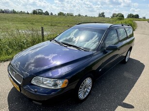 Volvo V70 2.4 Momentum (bj 2005)