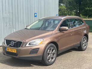 Volvo XC60 2.4 D5 AWD 4x4 215pk / Leder / VolvoRTI / 4nwe