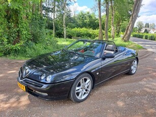 Alfa Romeo Spider 2.0-16V T.Spark L (bj 2002)