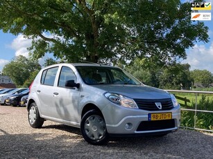 Dacia Sandero 1.2 met 77.000 km nu € 2.450,-!!!