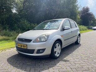 Ford Fiesta 1.4-16V Futura met nieuwe apk en koude airco.