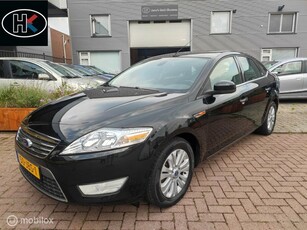 Ford Mondeo Hatchback 5-deurs 2.0-16v Ghia Clima Navi PDCv+a