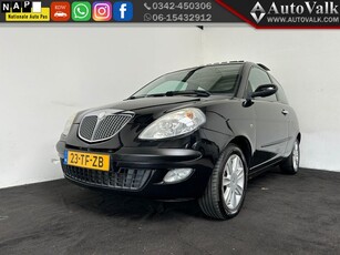 Lancia Ypsilon 1.4-16V Platino APK 07-25 (bj 2006)