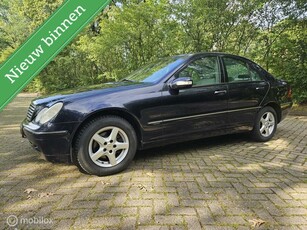 Mercedes C-klasse 180 K. Amice eerste eigenaar!! Airco!!