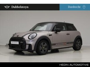 Mini COOPER 3-deurs Rockingham GT Edition | Achteruitrijcamera | Visibility package | Glazen panoramadak | Extra getint glas in achterportierruiten en achterruit | Elektrisch verwarmde voorstoelen | Park Assistant