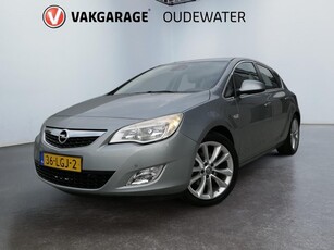 Opel Astra 1.6 Turbo Cosmo