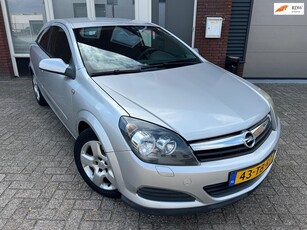 Opel Astra GTC 1.6 Executive / Airco / Cruise