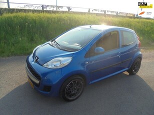 Peugeot 107 Peugeot 107 1.0 benzine 5 deurs AUTOMAAT airco