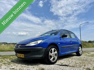 Peugeot 206 1.1 XR, 137.000 KM NAP, Zuinig, Leer, APK 2025