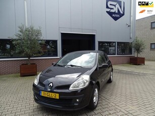 Renault Clio 1.2-16V Special Line