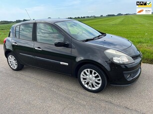 Renault Clio 1.2 TCE Rip Curl / 5 drs