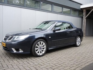 Saab 9-3 Nockturne met beige bekleding en Blauwe kap