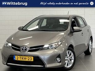 Toyota Auris 1.3 Now TREKHAAK AIRCO RADIO/CD DEALER