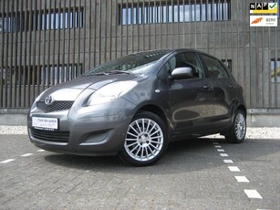 Toyota Yaris 1.3 VVTi/AUTOMAAT/5drs/AIRCO/68.132km/nwe APK