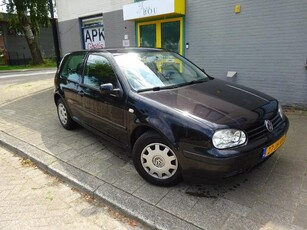 Volkswagen Golf MET KOELE AIRCO & JAAR APK!