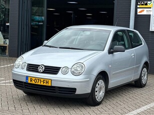 Volkswagen Polo 1.4-16V Highline/AIRCO/AUTOMAAT/NETTE