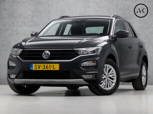 Volkswagen T-Roc 1.0 TSI Style (APPLE CARPLAY, GROOT NAVI, CLIMATE, STOELVERWARMING, SPORTSTOELEN, ADAPTIVE CRUISE, PARKEERSENSOREN, TREKHAAK, DAB+, NIEUWSTAAT)