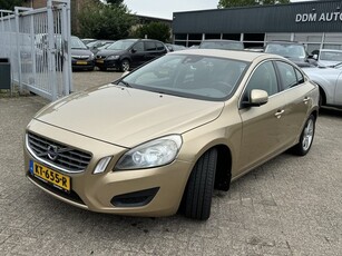 Volvo S60 2.0 D3 R-Design (bj 2011, automaat)