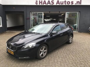 Volvo V40 1.6 D2 Momentum / CAMERA / CLIMA / ALU VELGEN