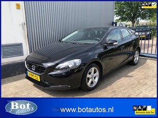 Volvo V40 1.6 T3 Momentum / 93.000 KM / 150 PK / NAVIGATIE