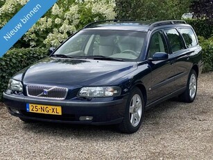 Volvo V70 2.4 Comfort Line Apk 7-25 cruise airco