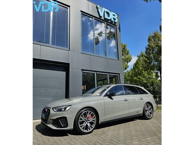 Audi A4 Avant 45 TFSI S-Line Quattro RS STOELEN QUANTUMGRAU