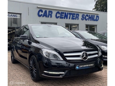 Mercedes B-klasse 220 4MATIC HALF/LEDER, NAVI, CRUISE, PDC