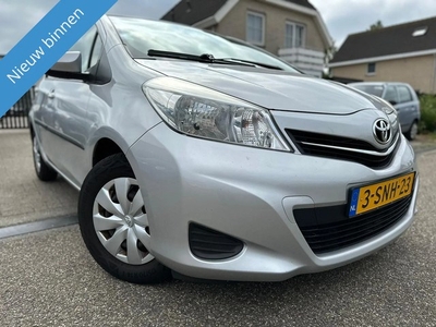 Toyota Yaris 1.0 VVT-i Now (bj 2013)