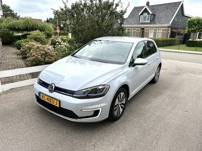 Volkswagen e-Golf CARPLAY ACHTERUITRIJ CAMERA €2000