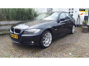 BMW 3-serie 316i Business Line met afneembare trekhaak.