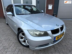 BMW 3-serie 318i Executive / Leder / Navi / PDC / Clima /